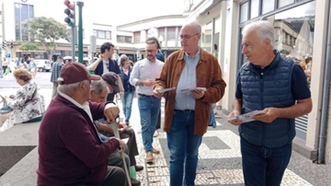 Imagem captada durante a acção de campanha desta sexta-feira.