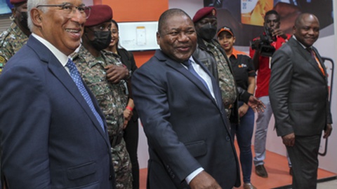 António Costa esteve de visita a Moçambique na semana passada para estreitar relações.&nbsp; Foto&nbsp;LUÍSA NHANTUMBO/LUSA