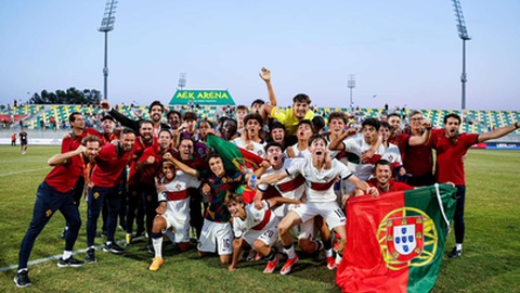 Na meia-final a equipa esteve a perder por 2-0 e deu a volta para 2-3 frente à Sérvia.&nbsp; &nbsp;Foto DR/FPF