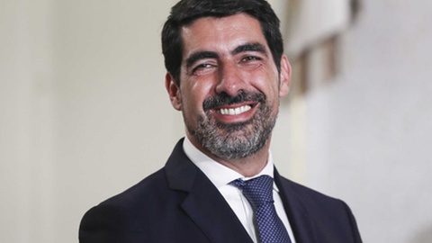 Secretário de Estado adjunto de Costa está a ser investigado por uma decisão tomada quando era autarca em Caminha.