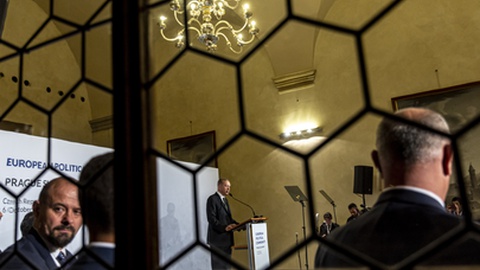 Foto EPA/MARTIN DIVISEK