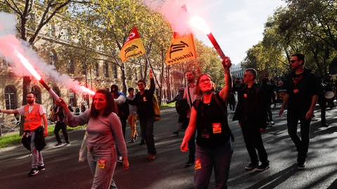 A contestação a Macron tem sido frequente.&nbsp; &nbsp;Foto&nbsp;EPA/TERESA SUAREZ