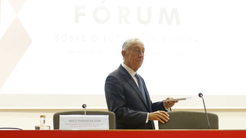 O Presidente da República, Marcelo Rebelo de Sousa, à chegada para o encerramento do Fórum “O Futuro da Europa”, promovido pelo projeto Jean Monnet Eucons, por ocasião do 15º aniversário do Tratado de Lisboa, no auditório da Faculdade de Direito da Universidade de Lisboa, 20 de Janeiro de 2023.