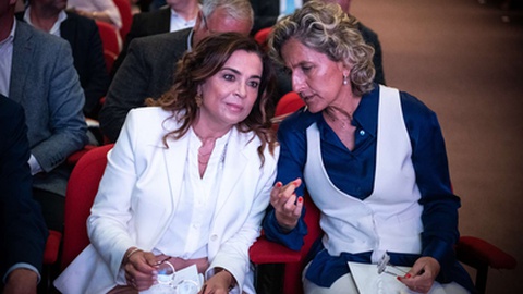 Luísa Salgueiro, presidente da Associação Nacional de Municípios Portugueses, e&nbsp;Ana Abrunhosa, Ministra da Coesão Territorial.&nbsp; &nbsp;Foto Arquivo/André Rolo/Global Imagens