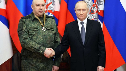 Putin e Sergei Surovikin a 31 de Dezembro de 2022