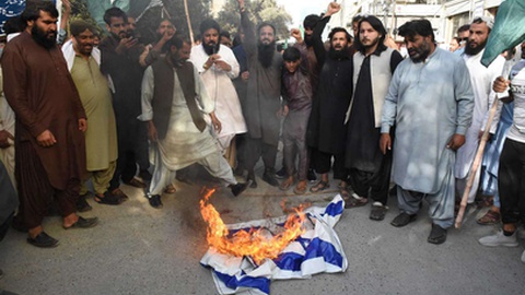 A troca de disparos entre Israel e o Hezbollah começou um dia depois do Hamas ter atacado solo israelita, em 7 de Outubro