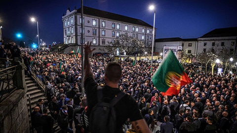 Manifestação da plataforma de sindicatos da PSP e associações da GNR pela restruturação de suplementos remuneratórios e dignificação dos profissionais, na baixa do Porto, a 31 de Janeiro de 2023