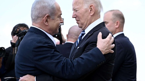Benjamin Netanyahu recebeu apoio de Joe Biden logo a seguir ao ataque de 7 de Outubro.&nbsp; Foto&nbsp;Brendan SMIALOWSKI / AFP