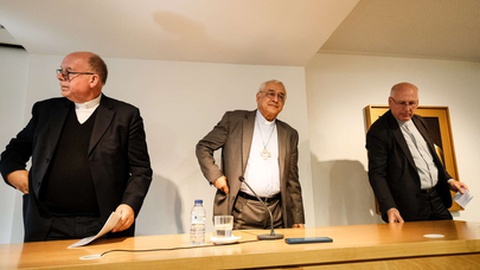 D. José Ornelas (ao centro), o madeirense que é presidente da Conferência Episcopal Portuguesa.&nbsp; &nbsp;Foto&nbsp;Nuno Brites / Global Imagens