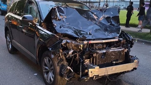 O carro envolvido na tragédia num festival de filipinos em Vancouver.