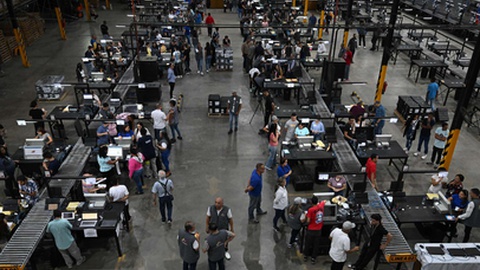 A certificação das actas das urnas eleitorais tem sido o centro da indefinição.&nbsp; &nbsp;Foto&nbsp;Raul ARBOLEDA / AFP