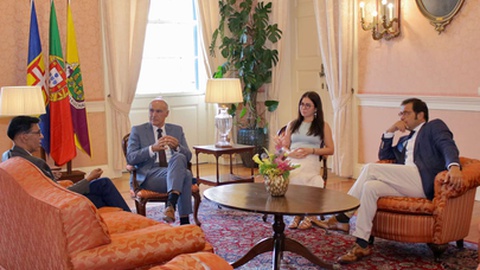 Jorge Carvalho recebeu vice-presidente do Parlamento Europeu Younous Omarjee, que liderou uma delegação da Comissão de Desenvolvimento Regional em visita à Madeira.
