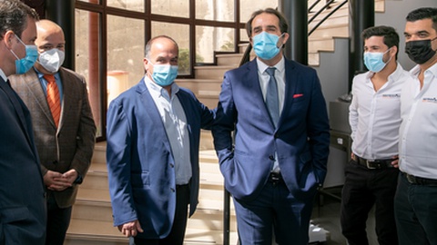 Albuquerque visitou esta manhã a empresa Aquimadeira. FOTO MIGUEL MONIZ