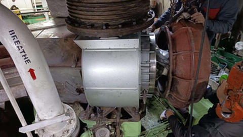 A instalação da nova turbina foi concluída pelas 11h50, tendo-se iniciado os testes logo de seguida.