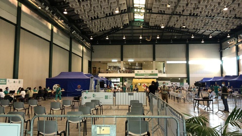 Decorre hoje o segundo 'open day' da vacina AstraZeneca no Centro de Vacinação do Funchal, no Madeira Tecnopolo. Foto: Rui Silva/Aspress