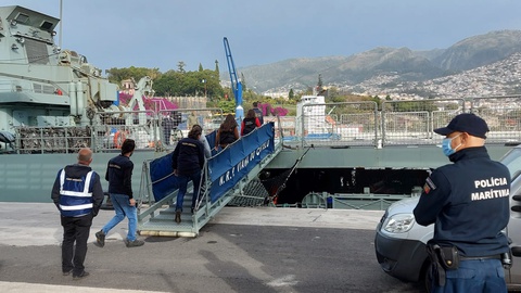 Os arguidos foram sujeitos ao teste antigénio antes do desembarque para serem interrogados pelas autoridades.