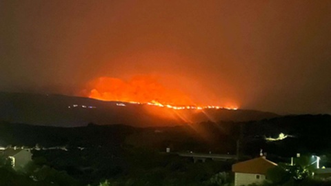 Vários incêndios assolam a região do interior norte de Portugal continental. Foto DR/Meteo Trás os Montes