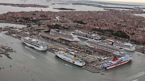 A partir de 2021, os navios de cruzeiros passaram a ficar no Porto de Marghera