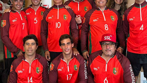 Madeirense João Rodrigues veste a camisola 10 de Portugal.