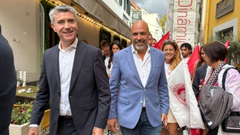 José Luís Carneiro está em campanha em Machico, na zona leste da ilha da Madeira.