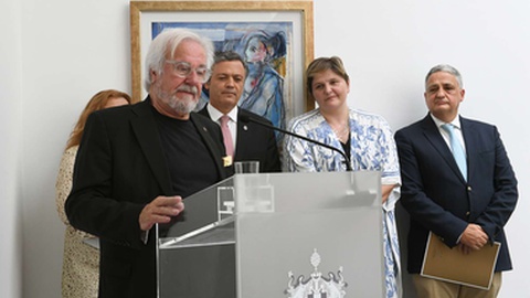 Paulo Macedo, administrador da Caixa Geral de Depósitos, na qualidade de coleccionador de arte e amigo de Francisco Simões, fez uma apresentação da exposição patente na Assembleia Legislativa da Madeira.&nbsp;