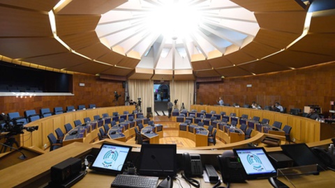 Amanhã, haverá renovação nos titulares dos assentos parlamentares