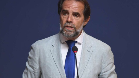 Miguel Albuquerque optou por responder aos deputados da Comissão por escrito.&nbsp;