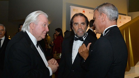 Graham Cooke com Miguel Albuquerque e Eduardo Jesus.