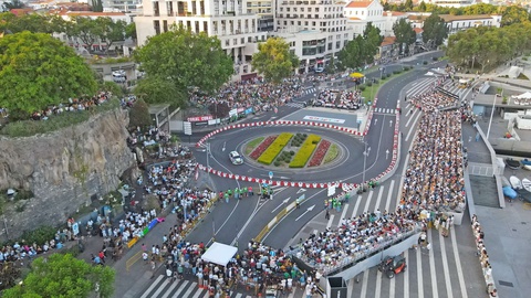 A classificativa da Avenida do Mar, sempre muito concorrida pelo público, abre o rali na quinta-feira.