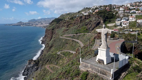 Estado de conservação do monumento tem dado polémica