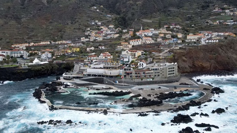 Está em vigor, até às 22 horas, um aviso amarelo para a agitação marítima na costa Norte da Madeira e no Porto Santo.&nbsp;