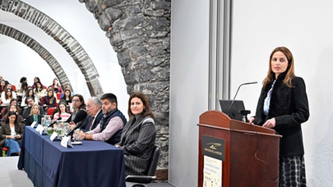 Micaela Freitas participou na sessão de abertura dos trabalhos do&nbsp;II Seminário Internacional e V Workshop de Cuidados Paliativos, que decorre esta quinta-feira, no auditório da Reitoria da UMa, no Colégio dos Jesuítas.&nbsp;