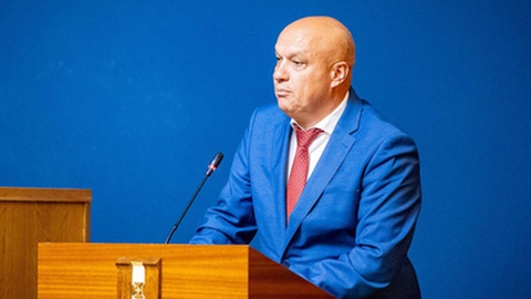 O&nbsp;deputado Basílio Santos, natural da Calheta, é um dos defensores da elevação do Arco a vila.&nbsp;