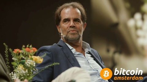 Miguel Albuquerque esteve à conversa com o&nbsp;príncipe Philip da Sérvia na 'Bitcoin Amsterdam'