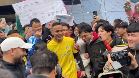 Na falta de Ronaldo até um 'sósia' serviu para os fãs de CR7.