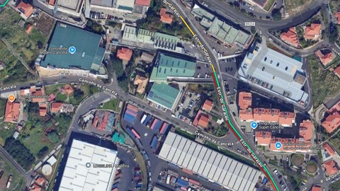 O incêndio deflagrou num edifício entre o Continente e o Pingo Doce.&nbsp; Foto Google Maps