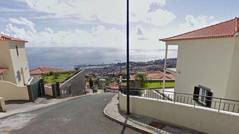 O início da Rua Abel Marques Caldeira, no Monte.&nbsp; Foto Googla Streetview