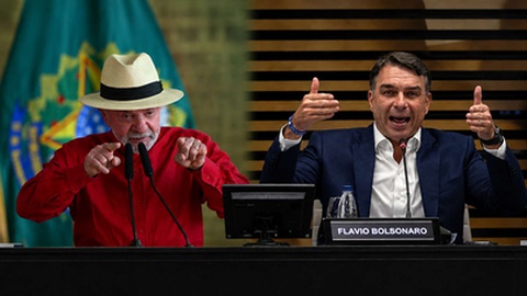 FOTOS ANDRÉ BORGES E ISAAC FONTANA/EPA