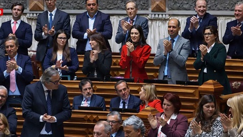 Pedro Coelho, Vânia Jesus e Paulo Neves votaram favoravelmente as três propostas de alteração do Subsídio Social de Mobilidade.&nbsp;