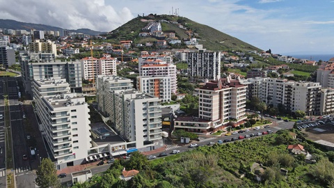 Comprar casa na Madeira está cada vez mais difícil para quem não tem capitais próprios.