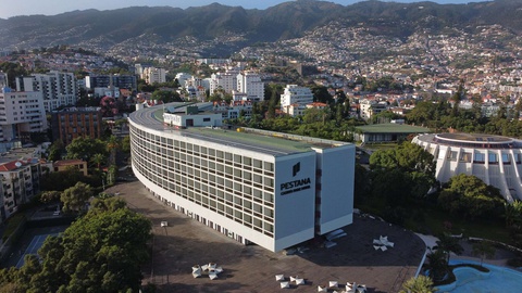 O Hotel Pestana Casino Park é a única obra edificada do arquitecto em Portugal
