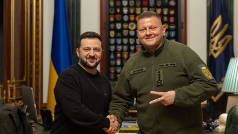 Zelensky demitiu o chefe do Exército, o General Valeri Zaluzhni