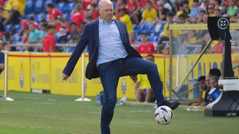 Pepe Mel, novo treinador do Almería, conseguiu vencer no seu primeiro teste. Foto Angel Medina G./EPA