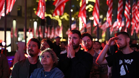 A última noite, nos EUA, foi de grande espera pelos resultados que foram 'chegado' madrugada fora.&nbsp;
