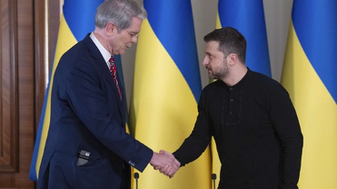 Zelensky encontrou-se ontem com o Secretário do Tesouro dos Estados Unidos,&nbsp;Scott Bessent.