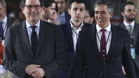 O ministro Adjunto e da Coesão Territorial, Manuel Castro Almeida (à esquerda).&nbsp; Foto ANTÓNIO COTRIM/LUSA