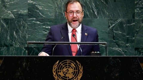 Yvan Gil Pinto é o ministro dos negócios estrangeiros da Venezuela. Foto&nbsp;KENA BETANCUR/EPA