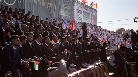 Ontem realizou-se um casamento em massa na Faixa de Gaza.&nbsp; &nbsp;Foto&nbsp;HAITHAM IMAD/EPA