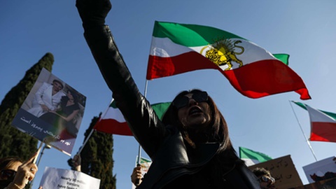 Várias capitais europeias acolhem protestos de solidariedade com o povo do Irão