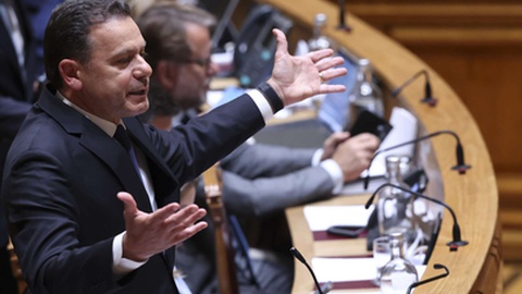 Montenegro respondia a uma questão do deputado madeirense Filipe Sousa.&nbsp;